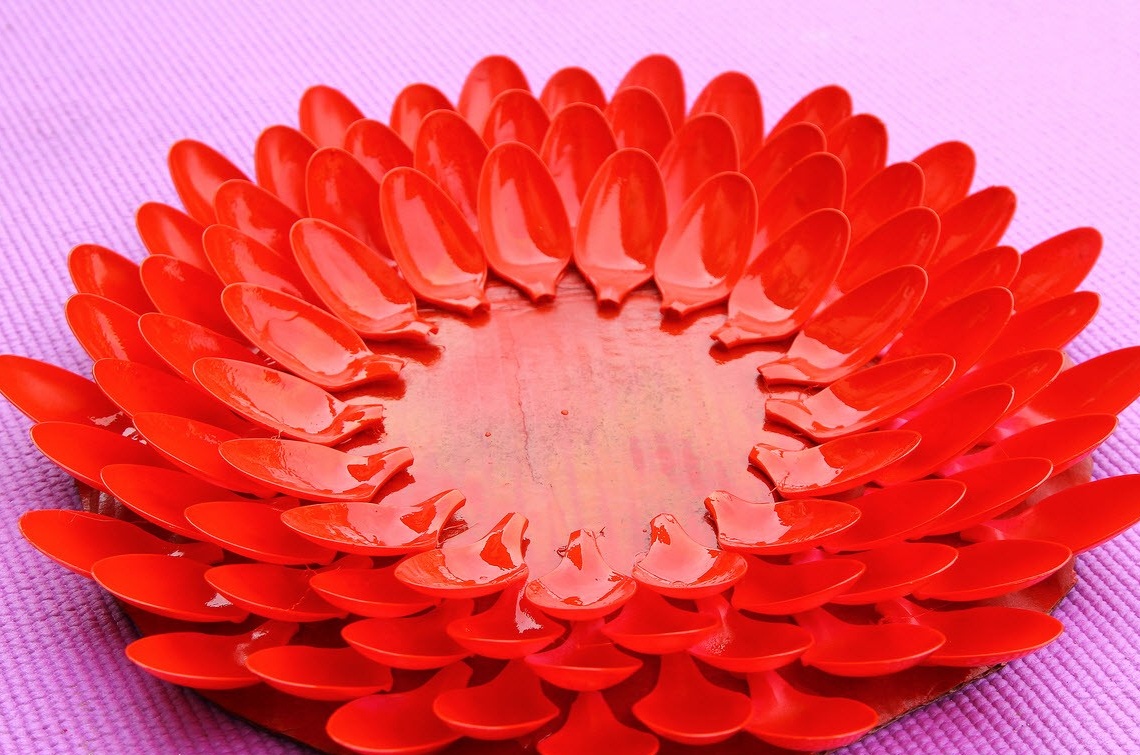 Farbauftrag auf die Blütenblätter