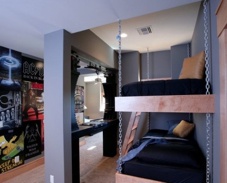 Tempat tidur gantung dua tingkat di tapak semaian