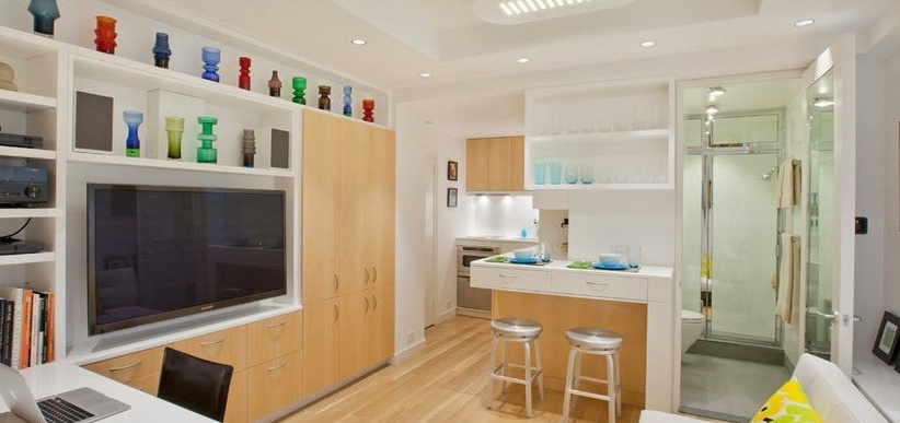 Wohnzimmer mit Küche kombiniert