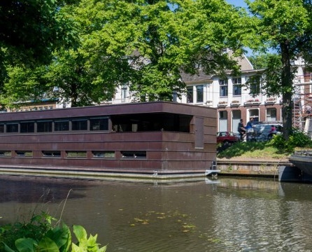 Modernes Hausboot