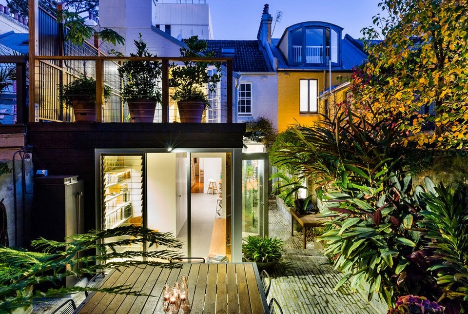 Der Komfort des Hauses mit einer Veranda und einem Balkon