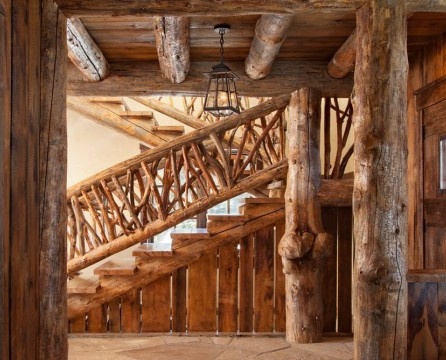 Holztreppe in einem stilisierten Haus