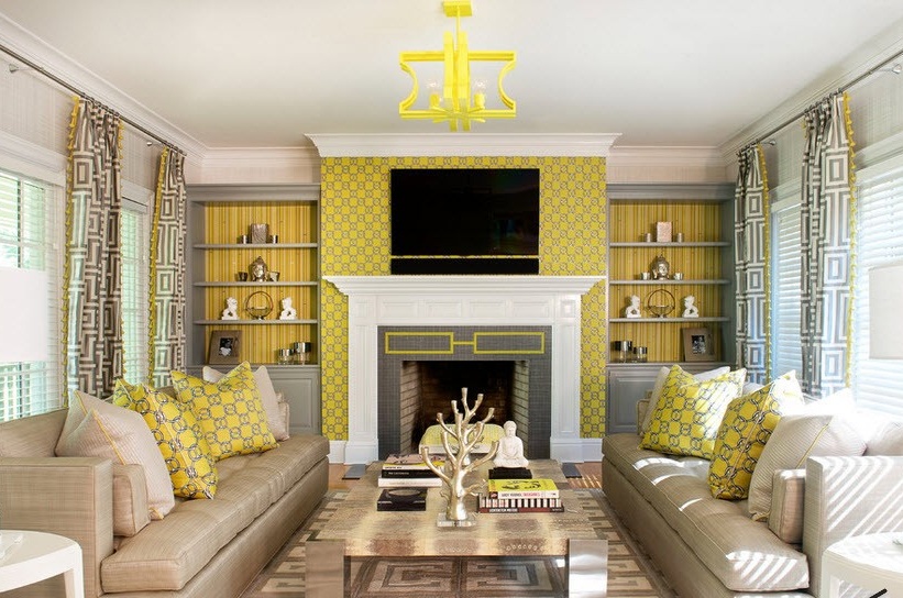 Gelbe Vorhänge im gelben Wohnzimmer