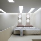 Stilvolles Zimmer in Weißtönen