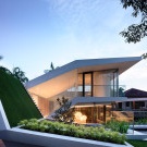 Rumah gaya bungalow dua tingkat yang ultra-moden
