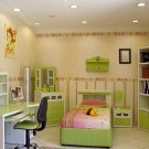Möbel für ein Kinderzimmer für einen Jungen