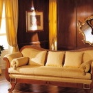 Sofa gaya Biedermeier