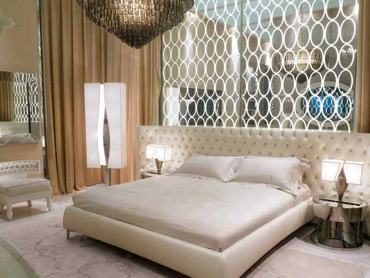 Bett im Art-Deco-Stil
