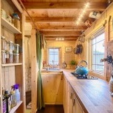 Keindahan kayu semulajadi di pedalaman dapur