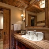 Bilik mandi kayu semula jadi yang spektakuler