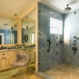 Granit im Badezimmerinnenraum