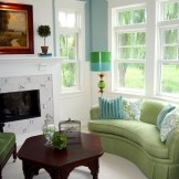 Grünes Sofa und Sessel