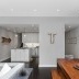 Design eines hellgrauen Wohnzimmers in modernem Stil
