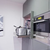 Moderne Geräte in der Küche