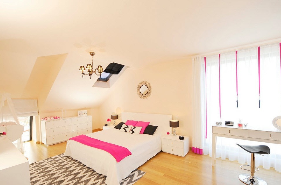 Stilvolles rosa Schlafzimmer