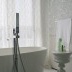 Jubin reka bentuk yang cantik di bilik mandi