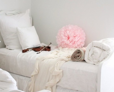 Die Romantik und Sinnlichkeit des rosa Schlafzimmers