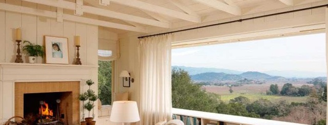 Reka bentuk tingkap di dalam bilik tidur adalah kunci untuk keselesaan dan kedamaian