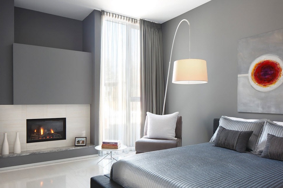 Grau ist die beste Lösung für ein modernes Schlafzimmer.