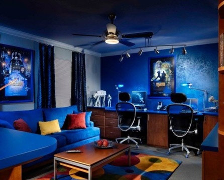 Ruang tamu berwarna biru