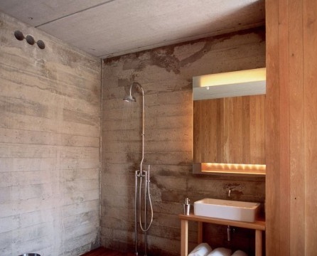 Einfaches Badezimmer Interieur