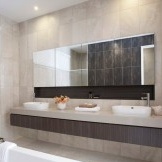 Spiegel für ein modernes Badezimmer