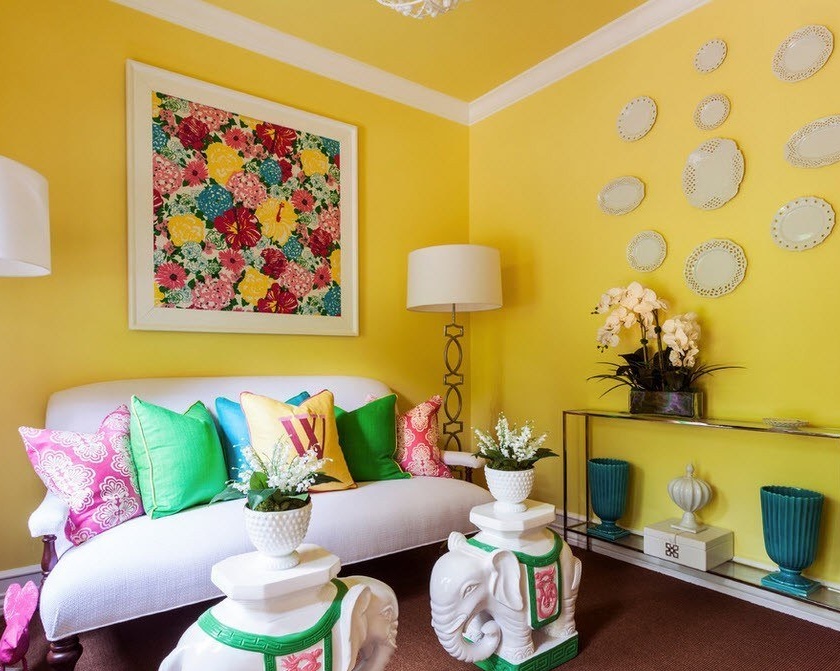 Gelbe Wände und Decke