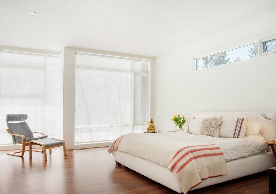 Laminat für ein schneeweißes Schlafzimmer