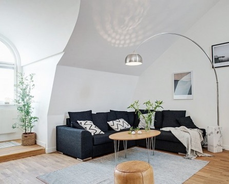 Schwedischer Wohnungsinnenraum der skandinavischen Art