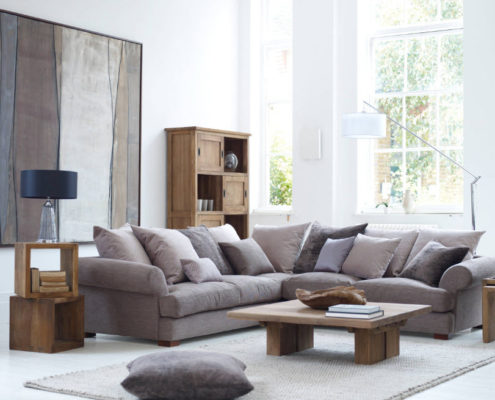 Sofa sudut yang luas untuk ruang tamu moden