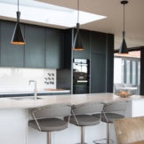 Moderner Stil für die Dekoration der Küche eines Privathauses