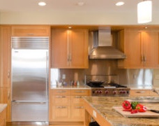 Kühlschrank im Design einer modernen Küche