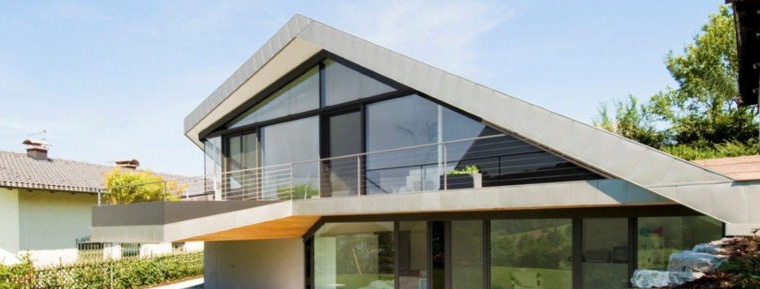 Landhaus mit Dachboden unter Glas