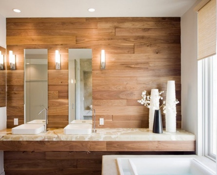 Panel kayu di atas tenggelam di bilik mandi
