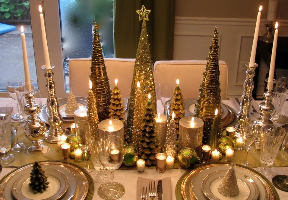 Weihnachtsbaumförmige Kerzen