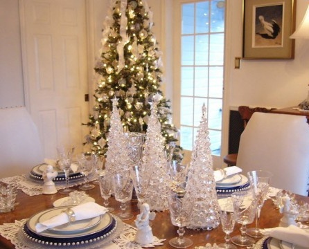 Crystal Christmas-Bäume auf dem Tisch