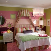 Süßes rosa Schlafzimmer