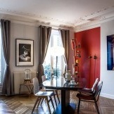 Reka bentuk berwarna-warni sebuah apartmen Paris