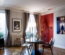 Buntes Design einer Paris-Wohnung